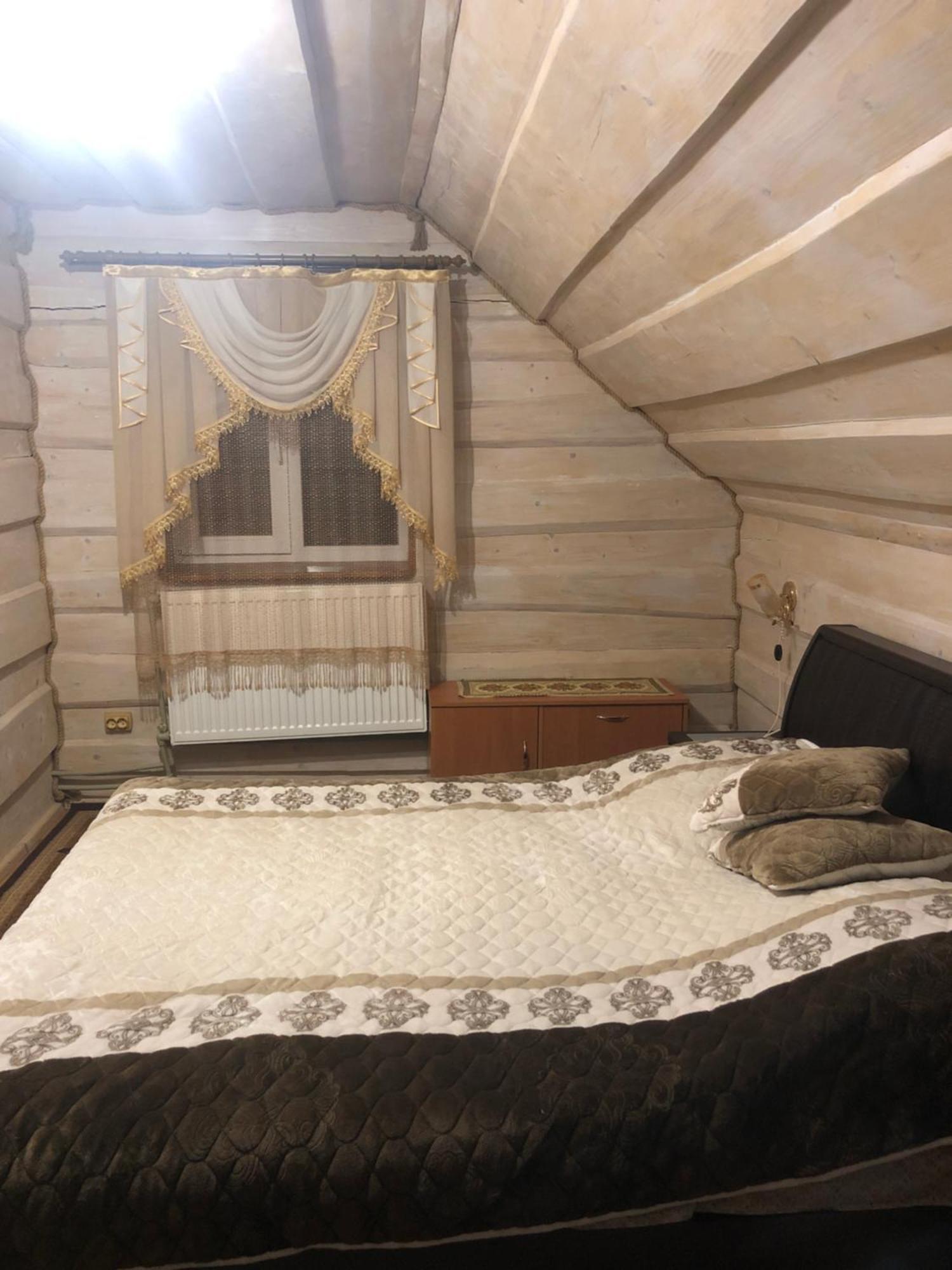 Біля Комори Pilipets Exterior foto